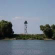 Aan Oekraïense kant staan verlaten wachttorens om de paar kilometer