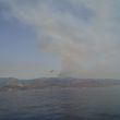 Blusvliegtuigje en bosbrand, oostkust Sicilië