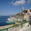 Onder de bastions van Valletta. Beneden het veerpontje Sliema-Valletta