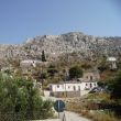 Chalki. Hoog boven het verlaten dorp Palio Chorio ligt de oude vesting van de Hospitaalridders