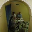 Amer Hotel in Aqaba heeft één ontbijttafeltje in de gang