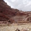 Het theater in Petra, uit de rotsen gehouwen in de Romeinse tijd