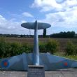 Monument op het verlaten WO II oorlogsvliegveld RAF Bradwell Bay.