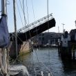 De Engelenburgerbrug van de Nieuwe Haven in Dordrecht. De jachthaven van de KDR&ZV.