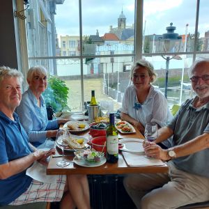 Vlissingen, 22 juli 2025. Met Auke K. en Agnes den H. in Brasserie Evertsen.