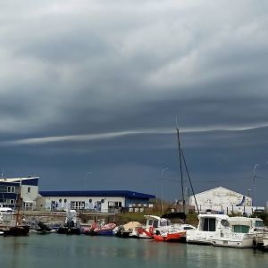 Dunkerque 18 juni 2026. Een lange, dunne rollaag. Onweer op komst.
