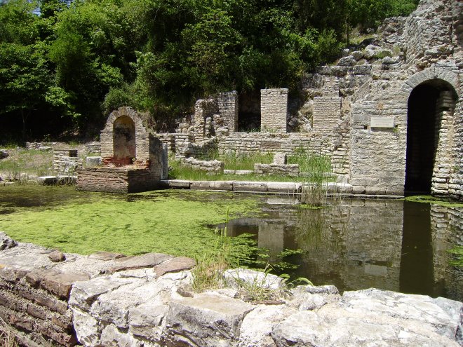 De tempel van Asclepios in Butrint