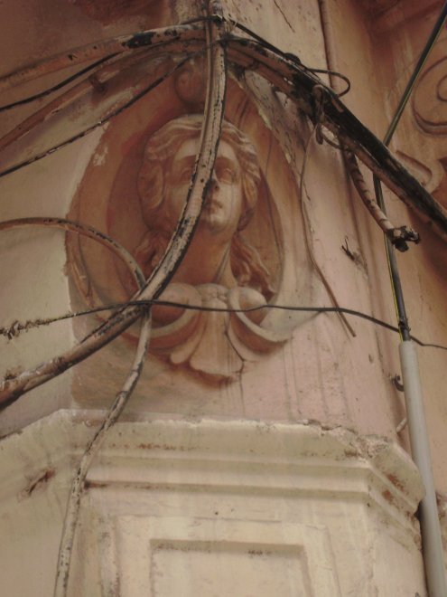 Een sprekend detail op een straathoek in de voormalige Griekse wijk van Istanboel