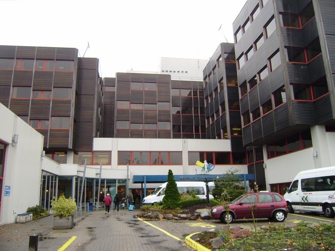 De hoofdingang van MST aan de Haaksbergerstraat, gefotografeerd toen ik er tien dagen geleden was