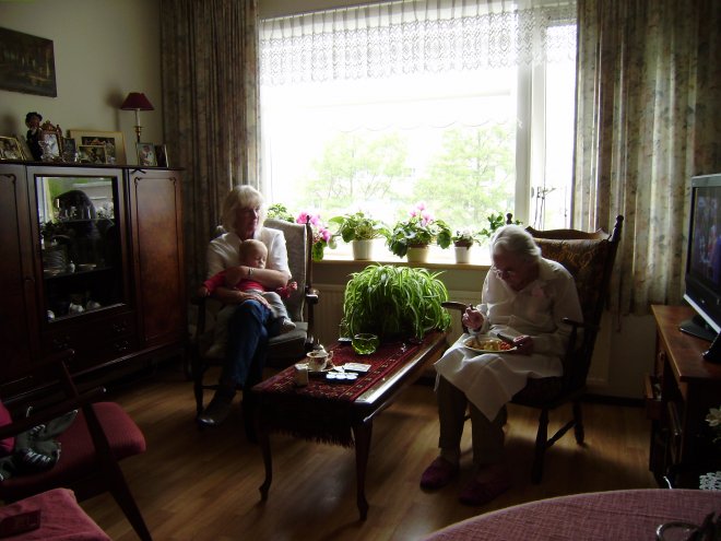 Ans, Caelan en Oma Steers in het verzorgingshuis