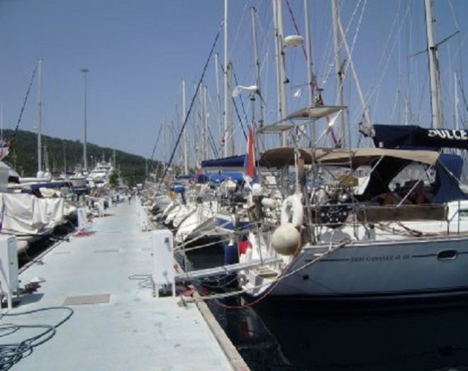 Dulce aan de J-steiger in Marmaris Yacht Marina