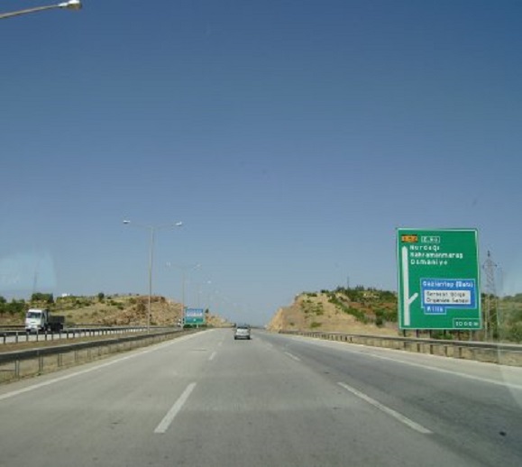 Onderweg naar Mersin rijden we de hele dag over 2 x driebaans snelwegen