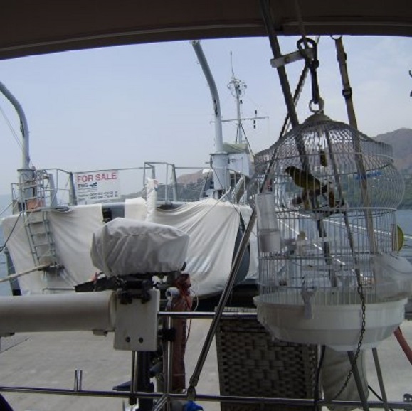 Marmaris Yachtmarin. Lord Byron is terug op zijn vertrouwde plekje. Achter ons ligt nog het marinevaartuig in de verkoop