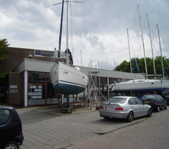Het gebouw van Jeanneau-importeur Rob Krijgsman in Drimmelen. Begin 2002 kocht ik hier onze Dulce