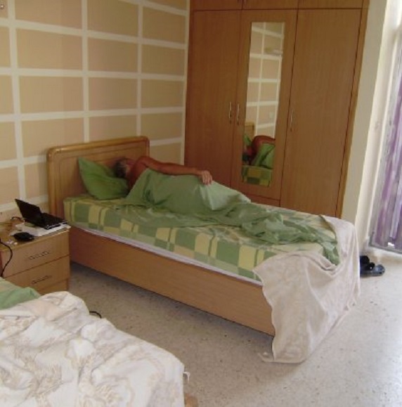 Wegens een hardnekkige buikloop houd ik vandaag het bed