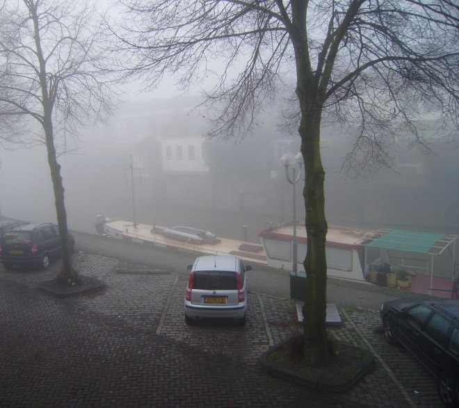 Vanmorgen uit het raam. Mist op de Havendijk