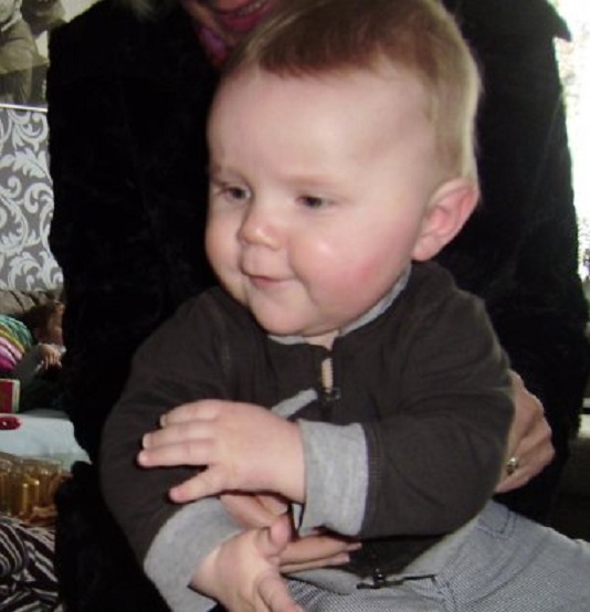 Mijn kleinzoon Thijs Thomas vandaag op schoot bij Ans, bijna acht maanden oud