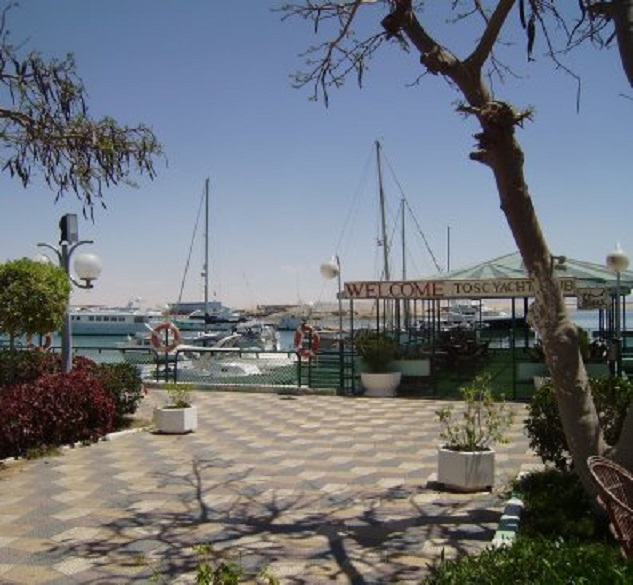 De Suez Yacht Club