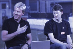 In debat, Bjorn Lomborg (l) en Mark Lynas