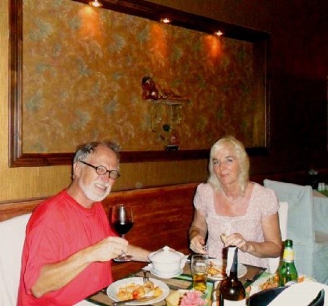Samen in The White Elephant, ons favoriete Thaïse restaurantje