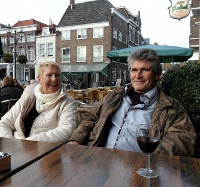 Met Jaap & Diana op het terras van eetcafé De Hoofdwacht