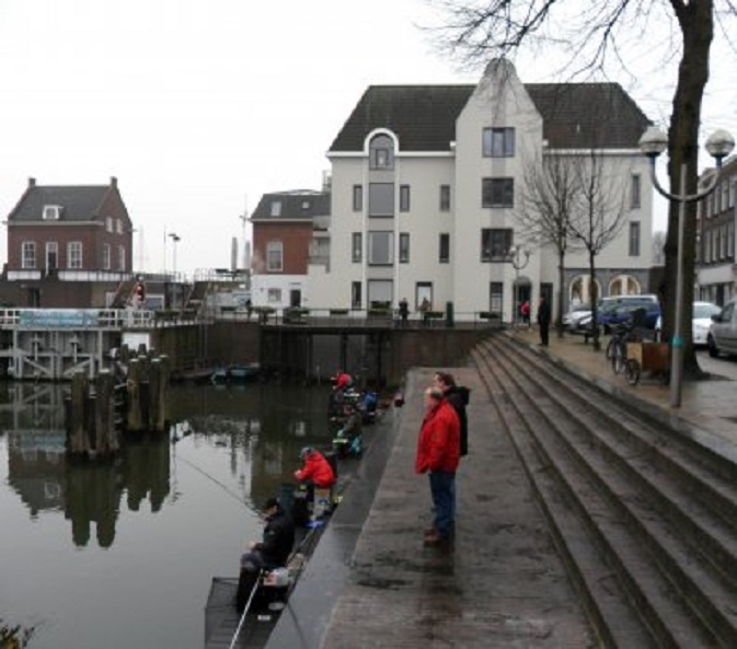 Oudjaarsdag. Miezerregen en warmer dan gemiddeld.