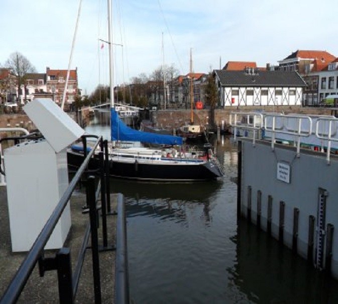 Zeiljacht Fleur keert terug in de Lingehaven