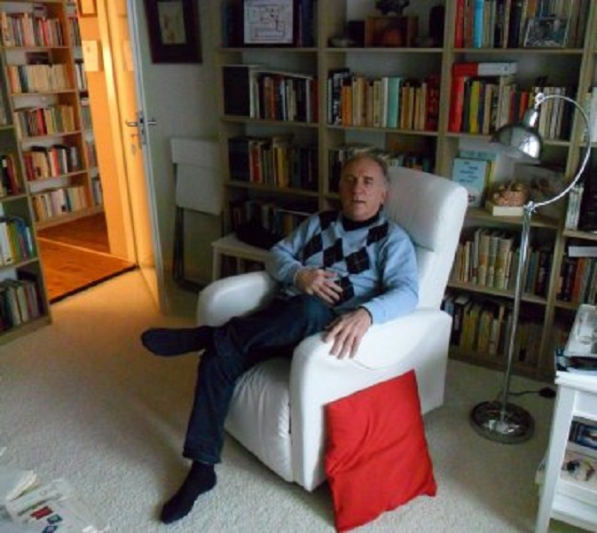 Mijn goede vriend Herman in de studeerkamer op de thee