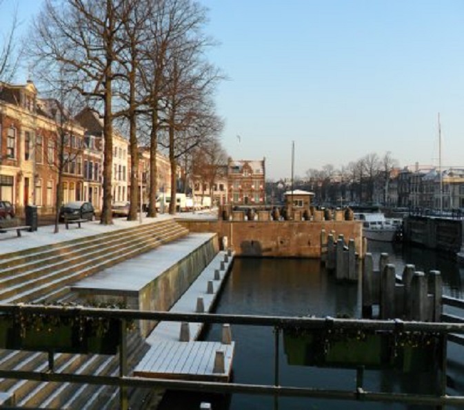 Winterzonlicht schijnt vanmorgen over de Lingehaven
