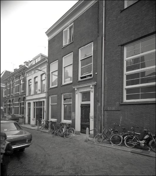 Het studentenhuis op Oude Kamp 17 in Utrecht. Foto uit 1974. Hier woonde ik - en mijn alter ego Lucas - van 1970 tot 1974