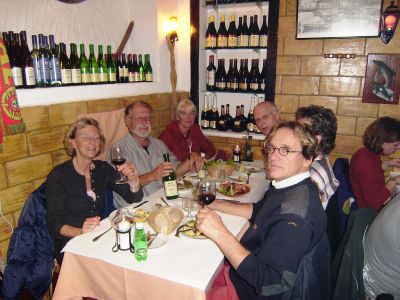 Afscheid van Wiebe & Marina, O Cantinha do Mar. Vlnr. Anjès, Tom, Ans, achterin Wiebe, vooraan Gert, daarachter Marina