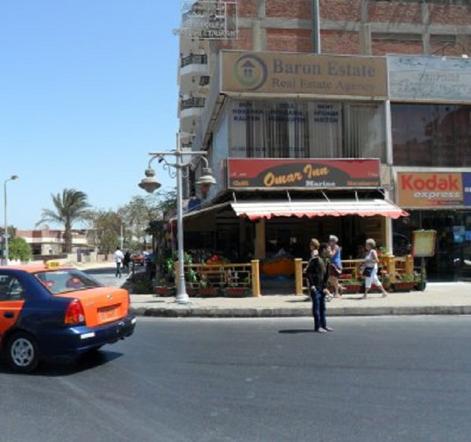 Ons favoriete terrasje op de splitsing van Sheraton Road. Hier werd ik gisteren gebeld door de uitgeefmanager van TenPages.