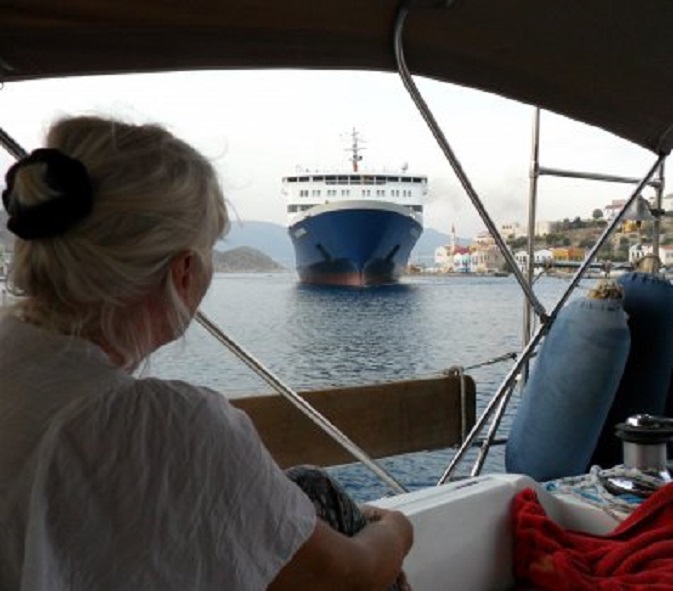 De veerboot 'Diagoras' uit Athene. Goed dat we verkast zijn