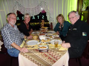 Rijsttafel met Henk & Yvonne Bezemer in Puspita