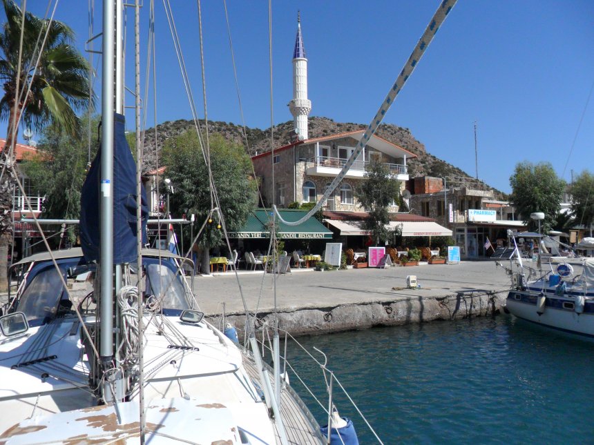 Het restaurant aan de kade in Bozburun