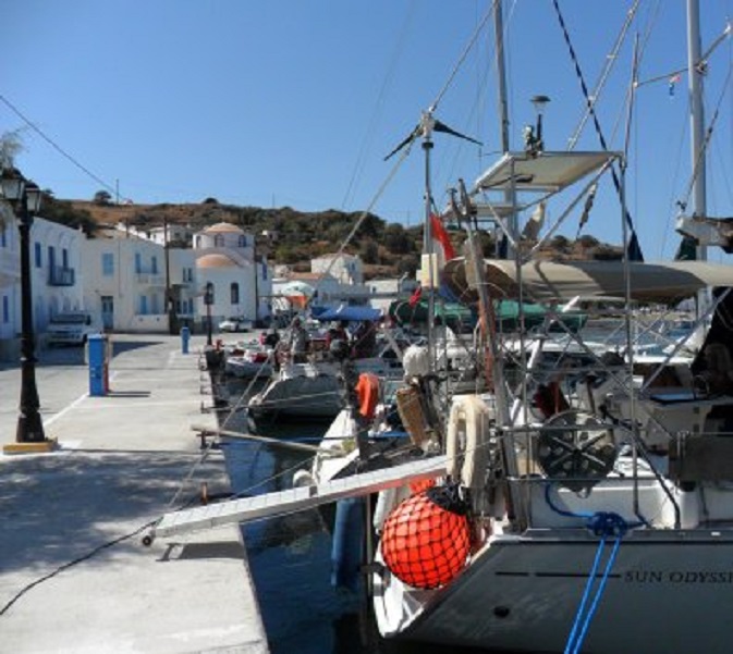 Dulce aan de kade in Palon op Nísiros