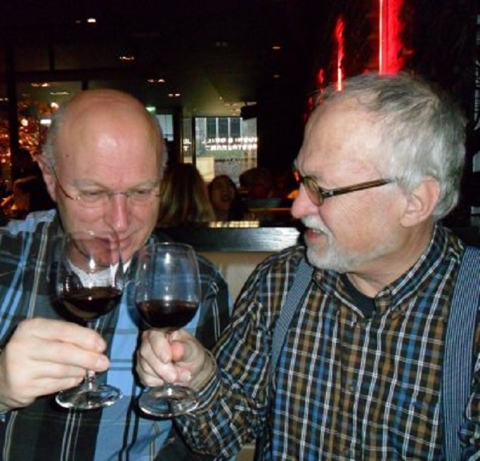 De gebroeders proosten