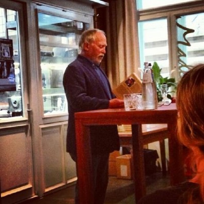 Tenslotte lees ik een passage uit mijn boek voor (over Lucas in Istanboel en over de lichtgevende grashalm)