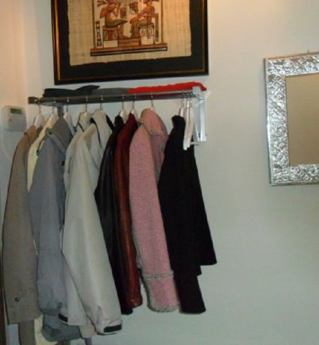 De nieuwe kapstok in de gang