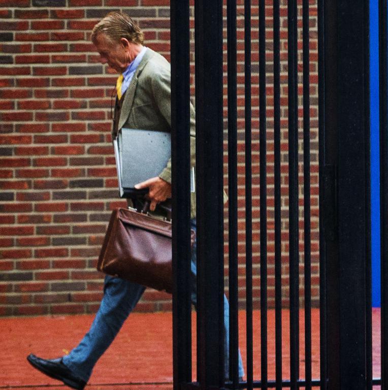 Ernst Jansen Steur arriveert bij de rechtbank van Almelo (foto ANP)