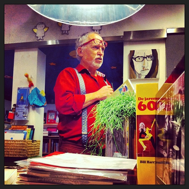 Voorlezen in Boekhandel Cursief (foto Anja Kok)