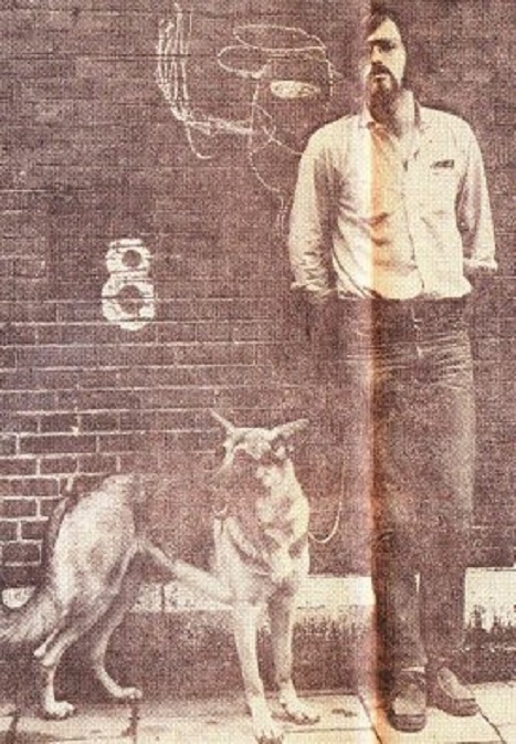 J.F. Vogelaar (1944-2013) in het begin van de jaren '70 (knipsel uit De Volkskrant 08-02-1975)