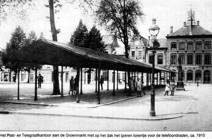 De overkapte Botermarkt op de huidige Groenmarkt, circa 1910