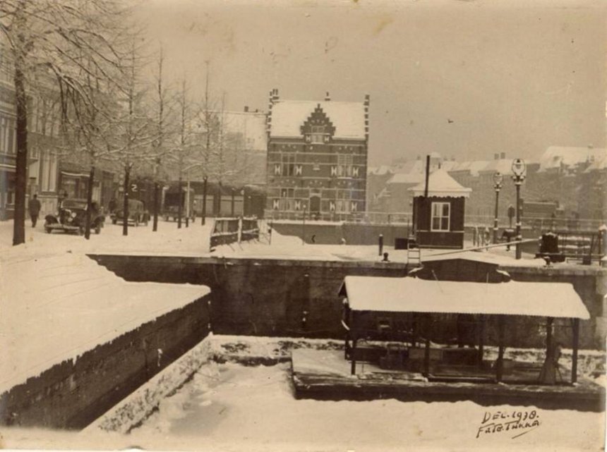 Sluiskolk aan het Eind in de winter van 1938.