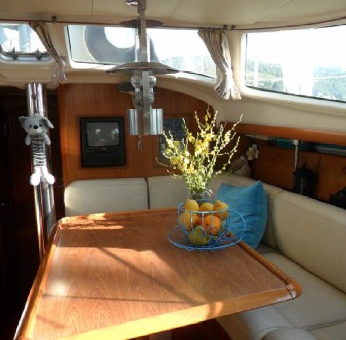 Gisteren had Ans bloemen langs de weg geplukt