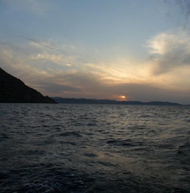 Zonsopgang over de Baai van Teulada bij vertrek naar Menorca