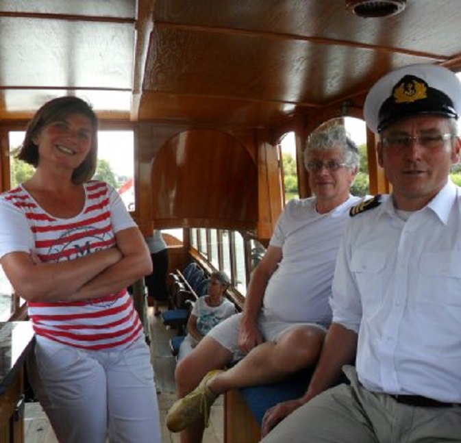 Wiger & Arina en kapitein Mike vanmiddag op de Dudok