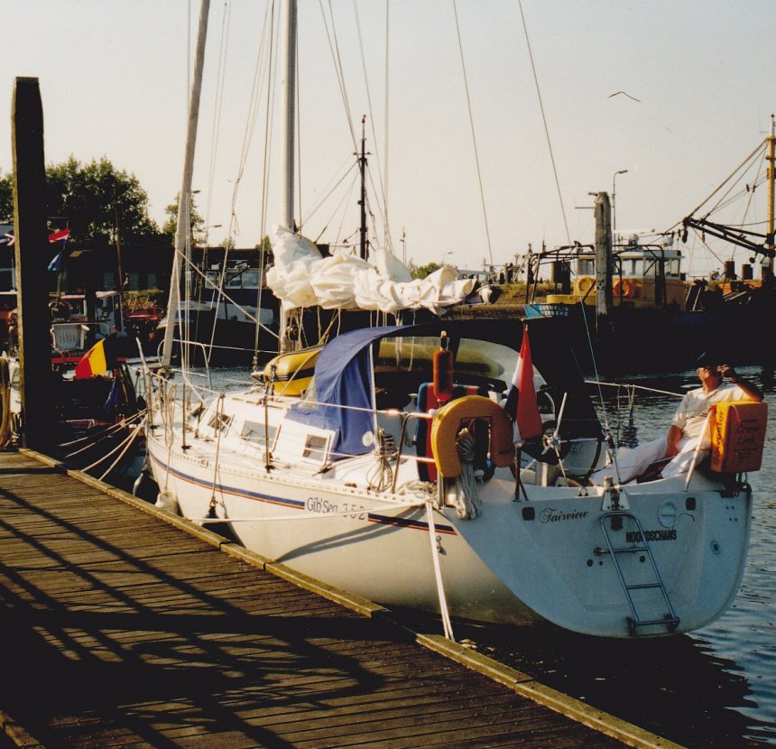 'Fairview' in Yrseke in 1999. In de kuip rechts achterin Erik de Haan, mijn toenmalige zeilmentor