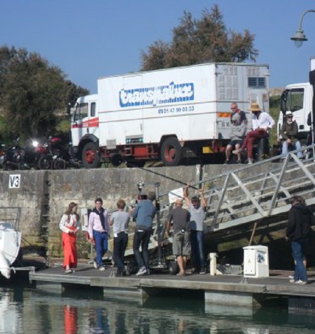 In de haven wordt de filmkomedie 'Ma famille t'adore déja' opgenomen