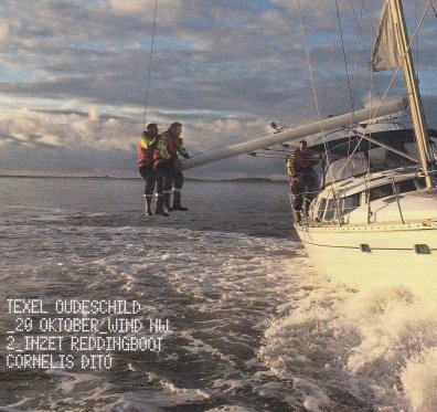 Zusterschip 'Oberon' zit vast op De Bollen bij Texel (foto KNRM)